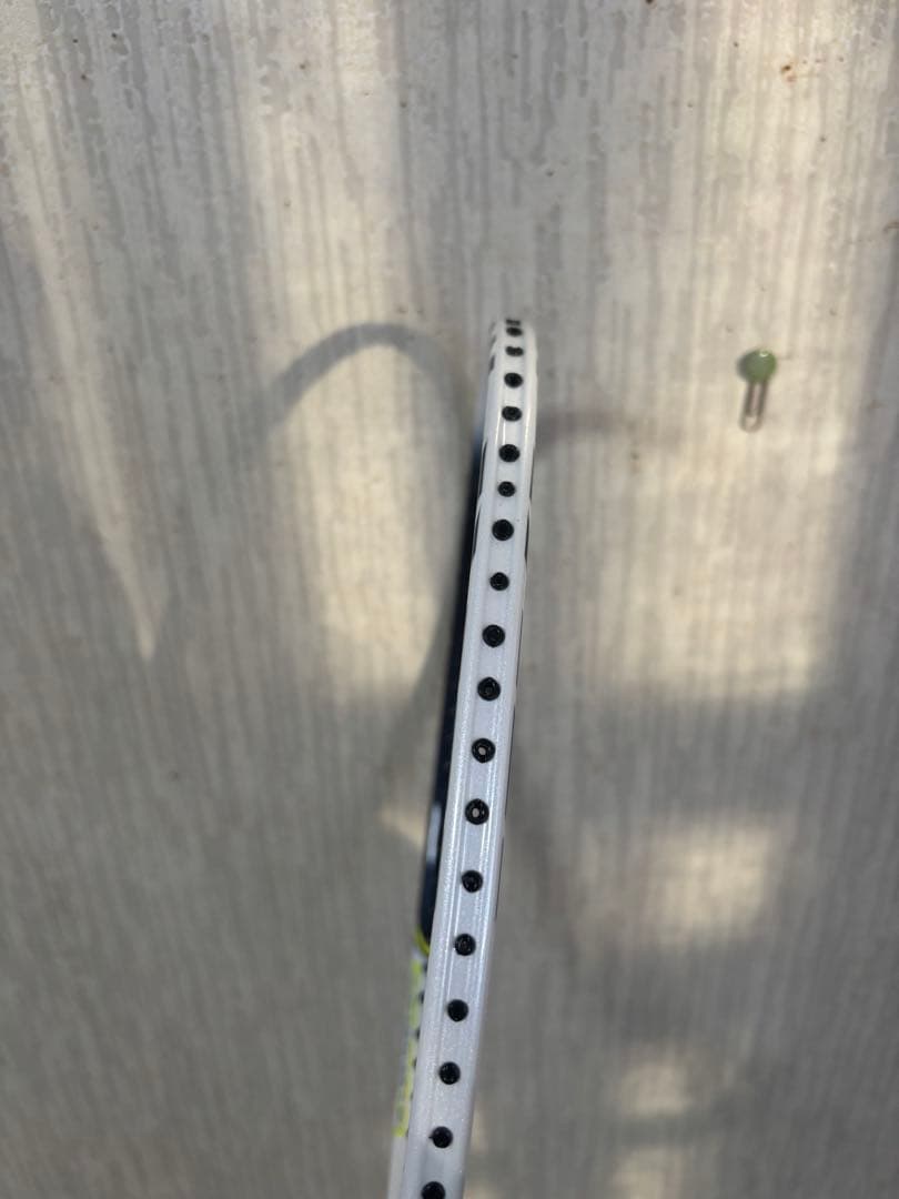 バドミントンラケット ホワイト ブラック