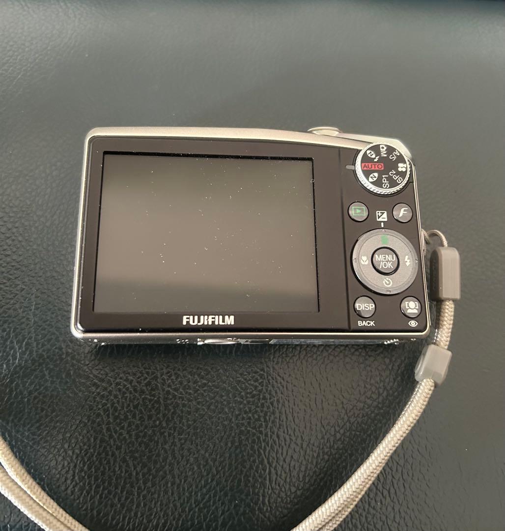 美品 FUJIFILM FinePix F50fd シルバー 動作確認済み