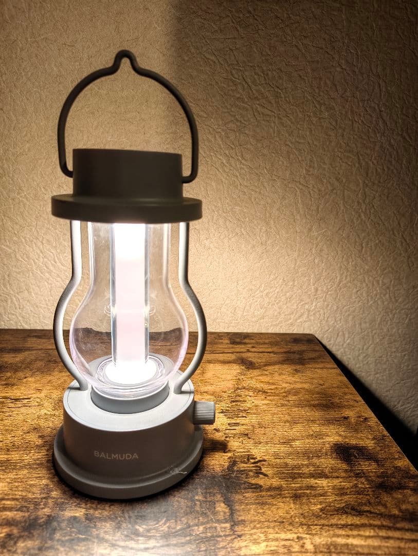美品 バルミューダ LEDランタン ザ・ランタン ライト 照明 グレー 灰色