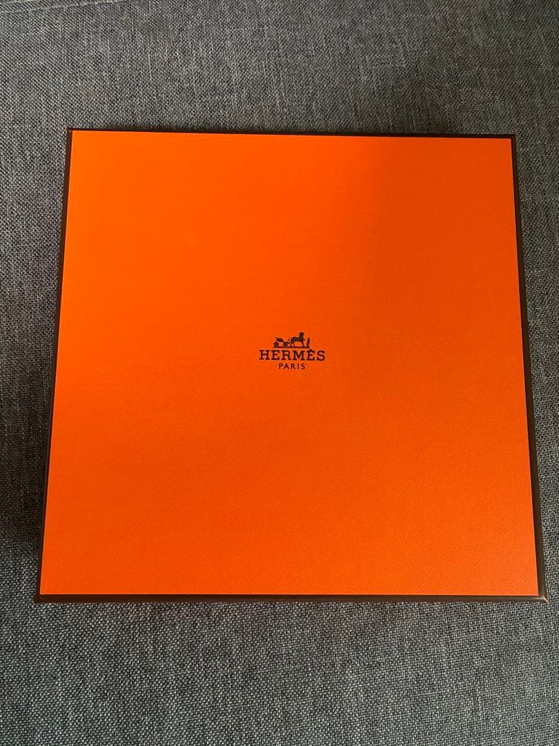 HERMES ピンク タオルハンカチ Hロゴ