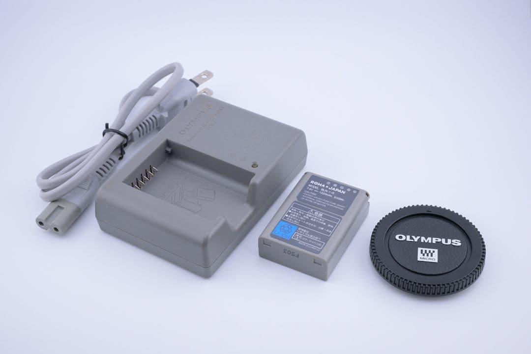 デジタルカメラ OLYMPUS E-M5 MarkII + 14-42mm + 40-150mm