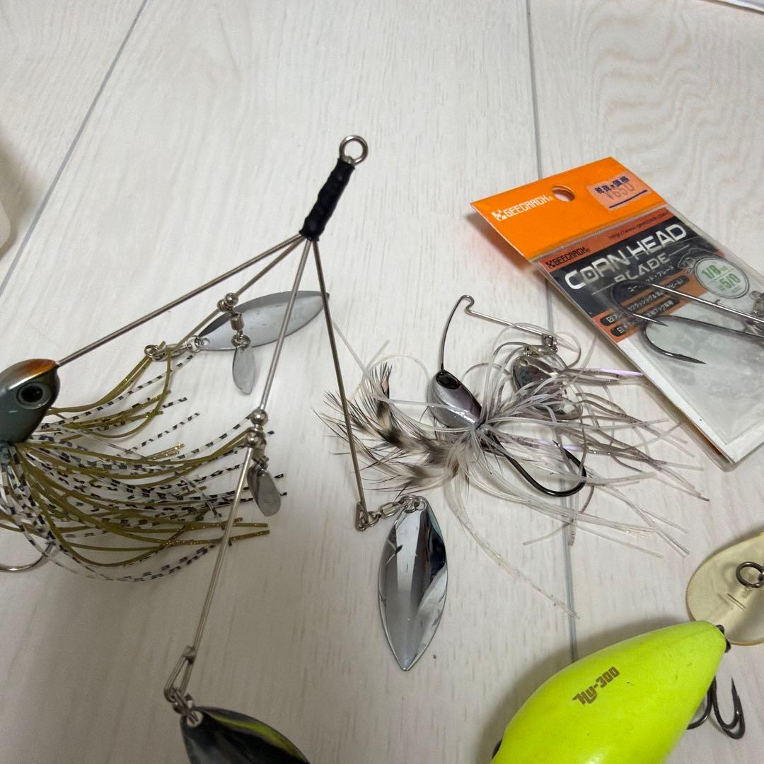 ハードルアー多数　クランク　チャター　バイブレーションなど　フックも多数
