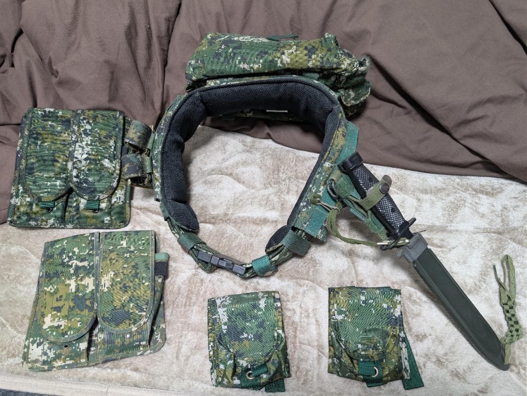 (官品) 台湾陸軍実物弾帯 マガジンポーチセット(グレネード　中華民国)