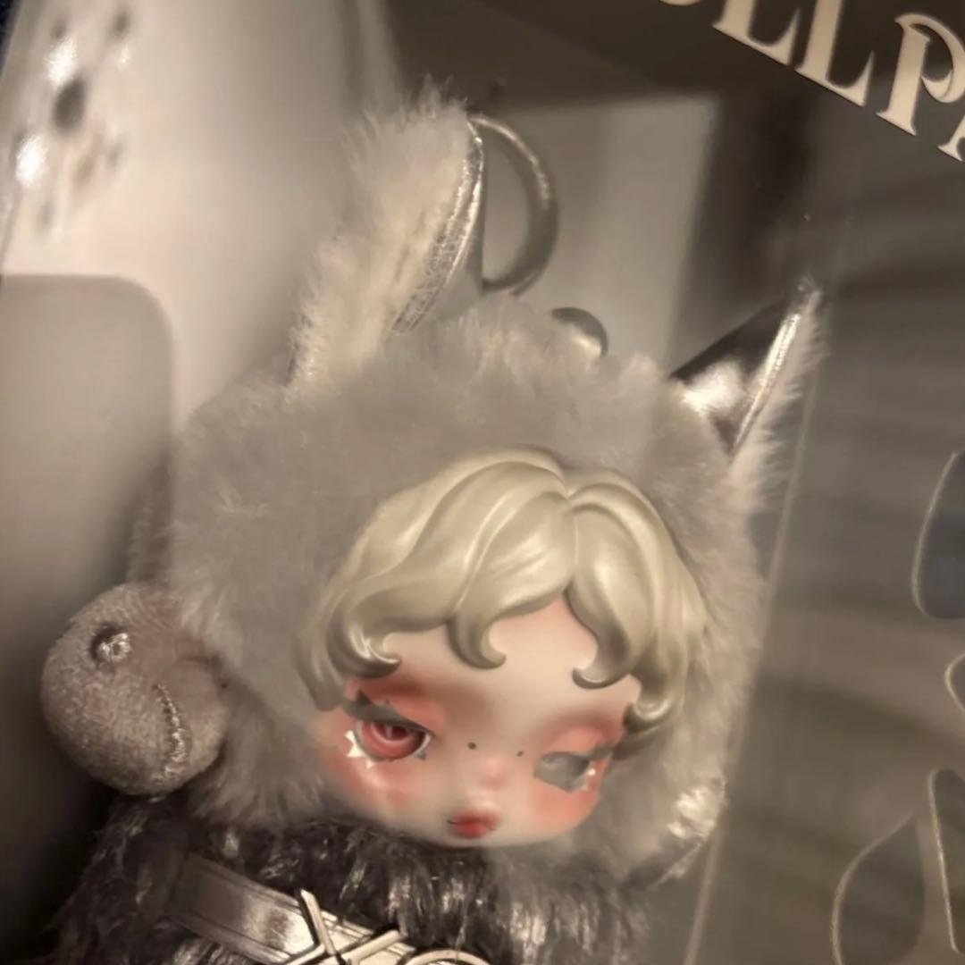 POPMART ポップマート SKULLPANDA XG ぬいぐるみペンダント