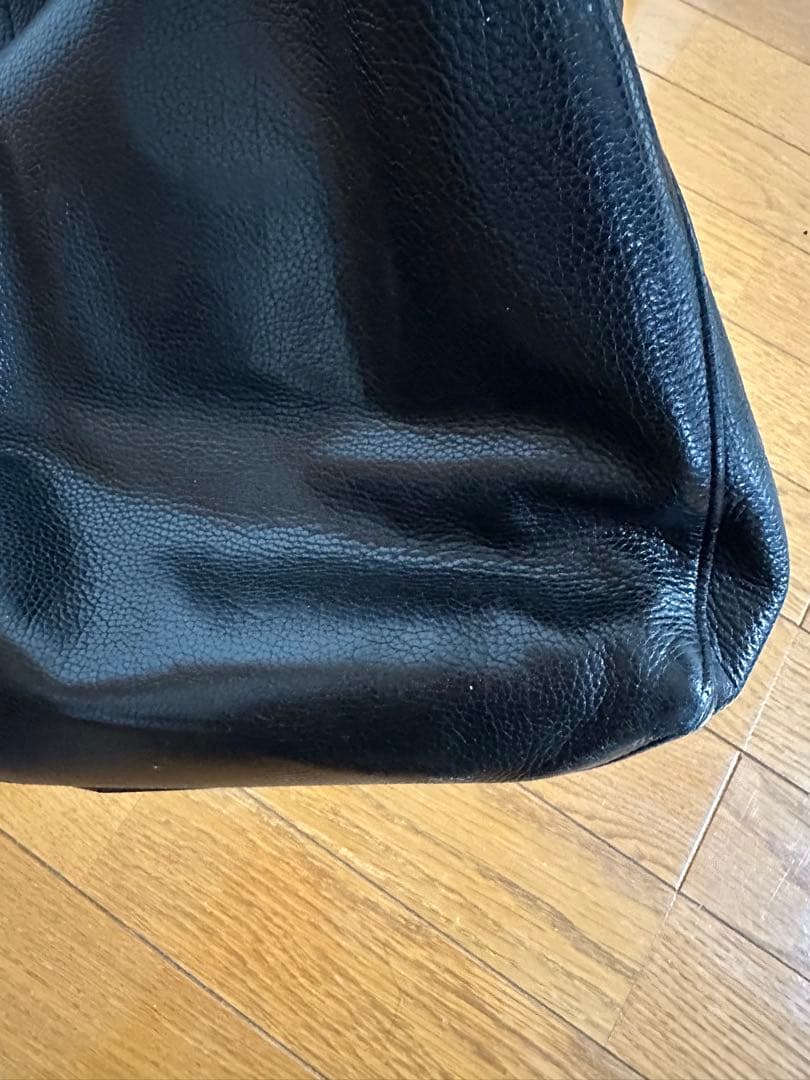 セリーヌ 黒　型崩れあり、内側補修あり　内ポケット片方取れ