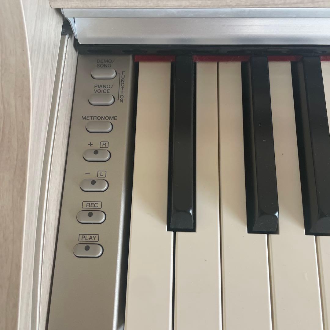 YAMAHA 電子ピアノ ホワイト 3ペダル付き　YDP-163