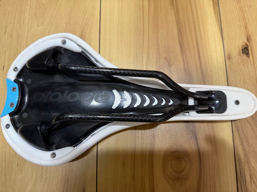 Prologo Nago EVO TR サドル ホワイト/ブルー　カーボンレール