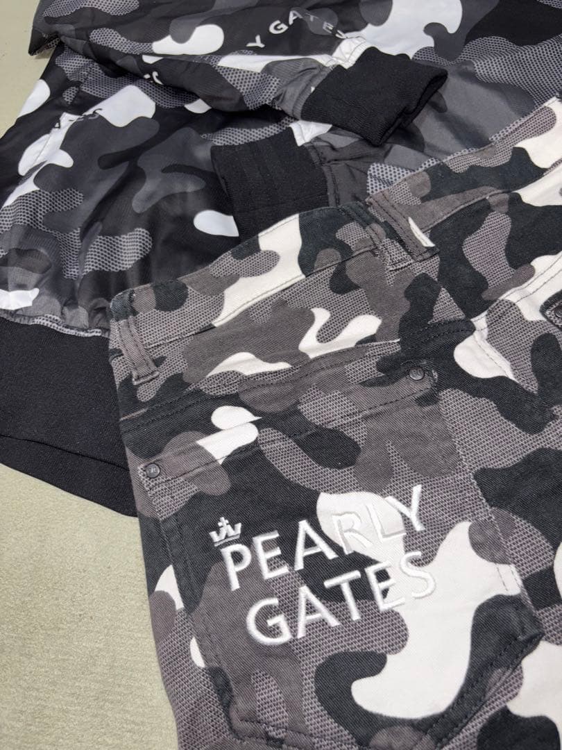 超美品）パーリーゲイツ、限定ブラックカモ、ジャケットとスカートのセット、サイズ1