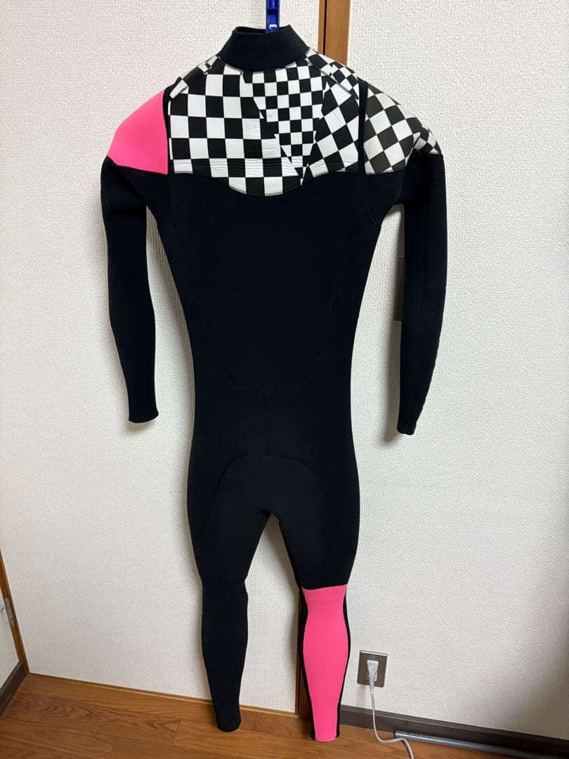 BREAKER OUT 3mmフルスーツ ブラック ピンク チェック柄