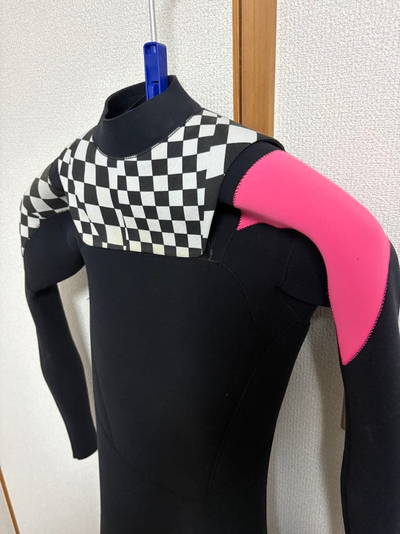 BREAKER OUT 3mmフルスーツ ブラック ピンク チェック柄