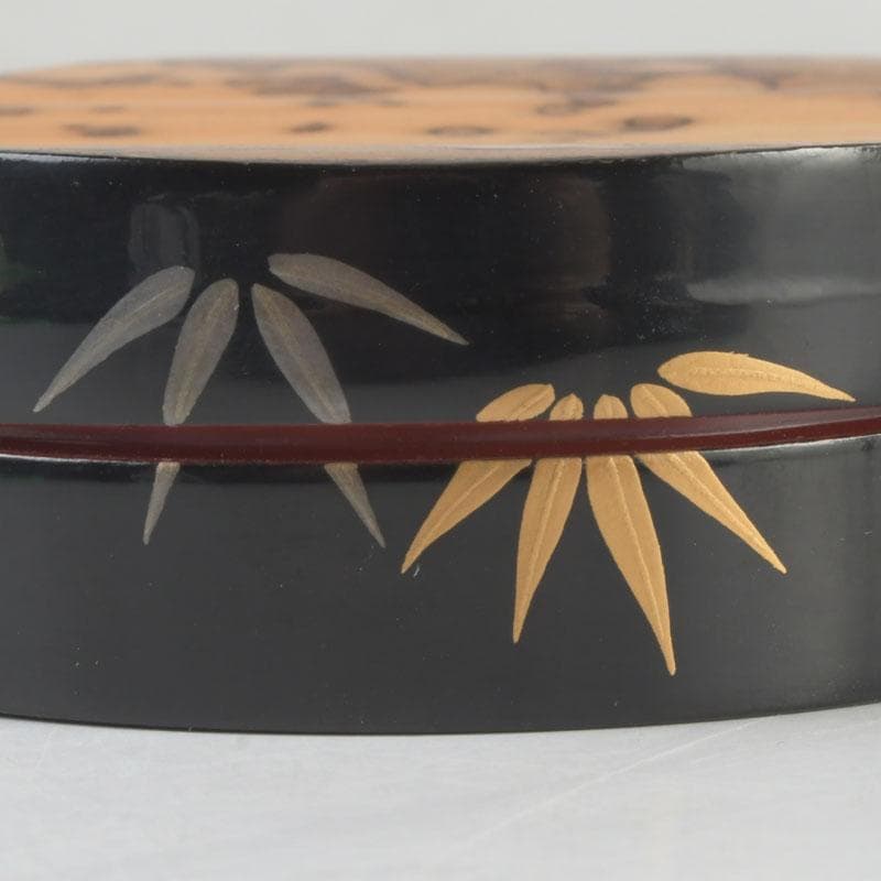 茶道具　東竹斎作　金銀笹蒔絵　升香合　共布共箱　M　9782