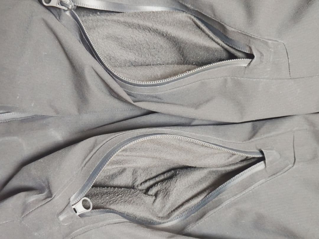 ジャッカル　サーモフォースジャケット　　Lサイズ ブラック