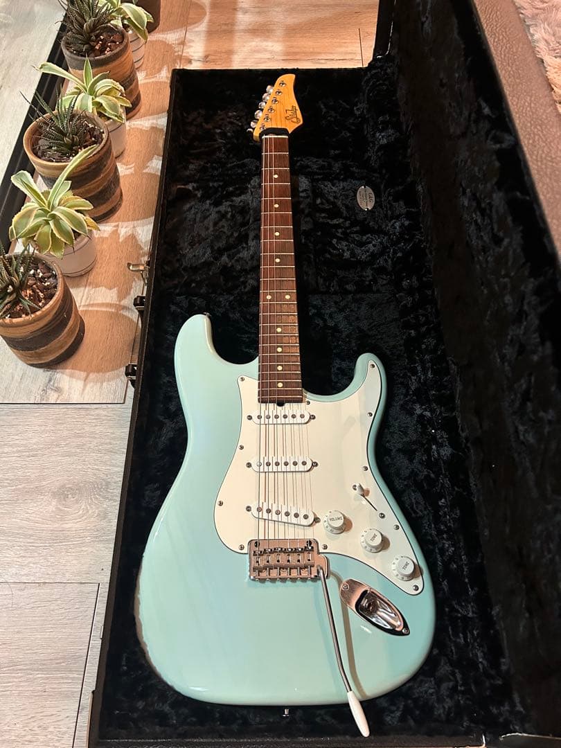 suhr ストラト　ハカランダ指板