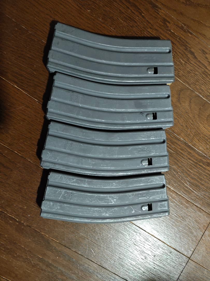 実物 放出品マガジン　4個セット