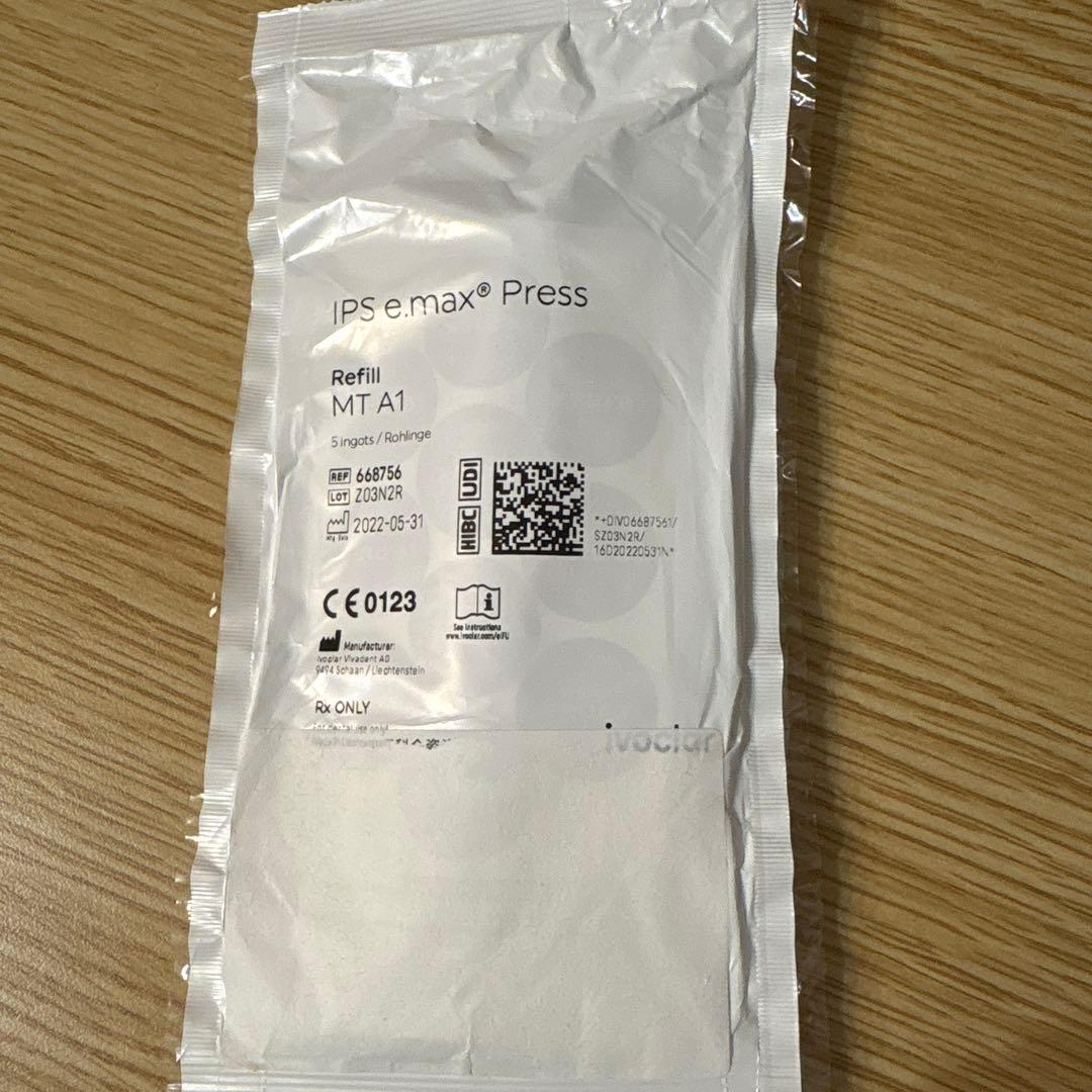 IPS e.max®️Press MT A1