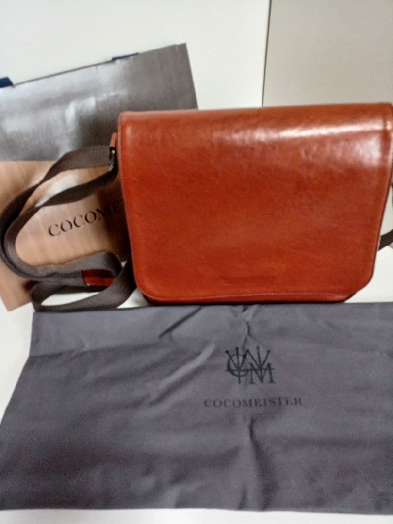 美品 ココマイスターマットーネマルチショルダーバッグ　ブラウン