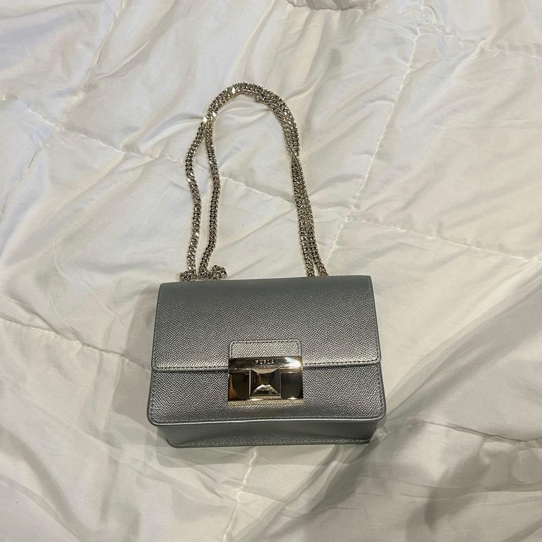 シルバー チェーンストラップ バッグ