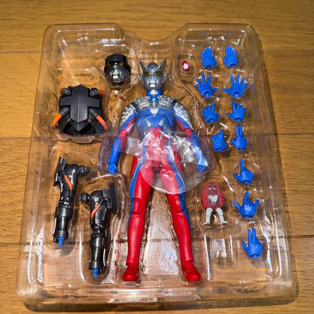 S.Hフィギュアーツ　テクターギアゼロ　ウルトラマンゼロ