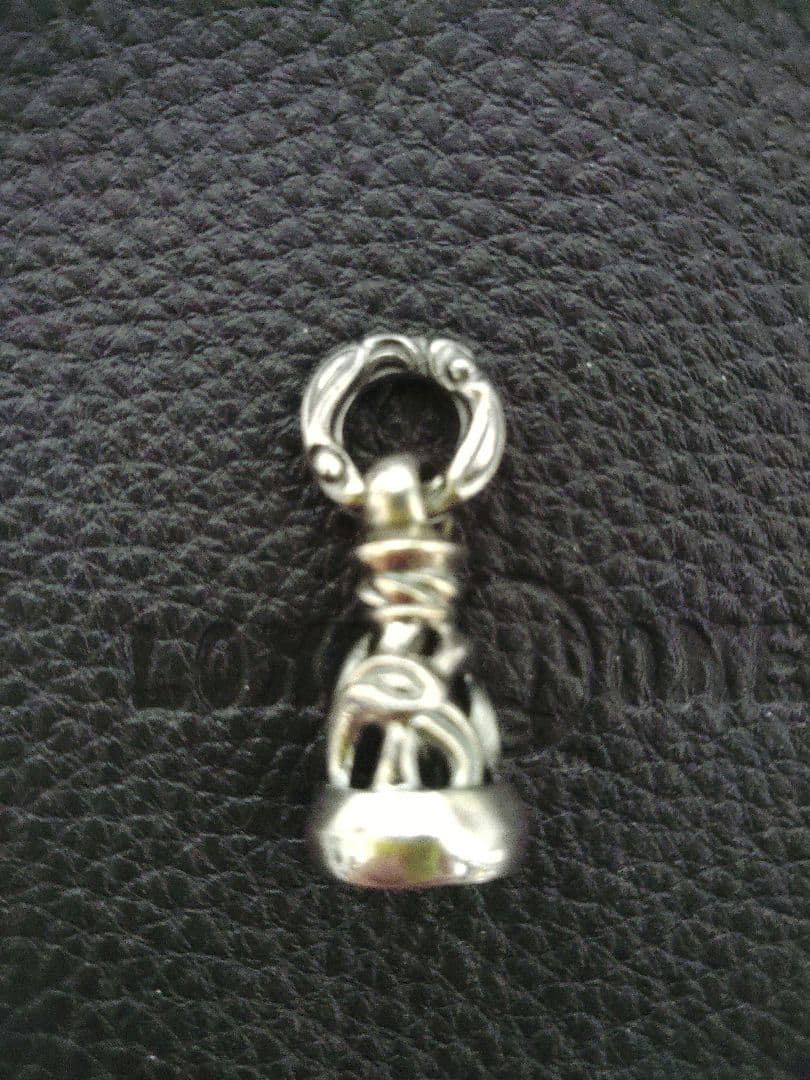 シルバー 装飾的なベル型チャーム