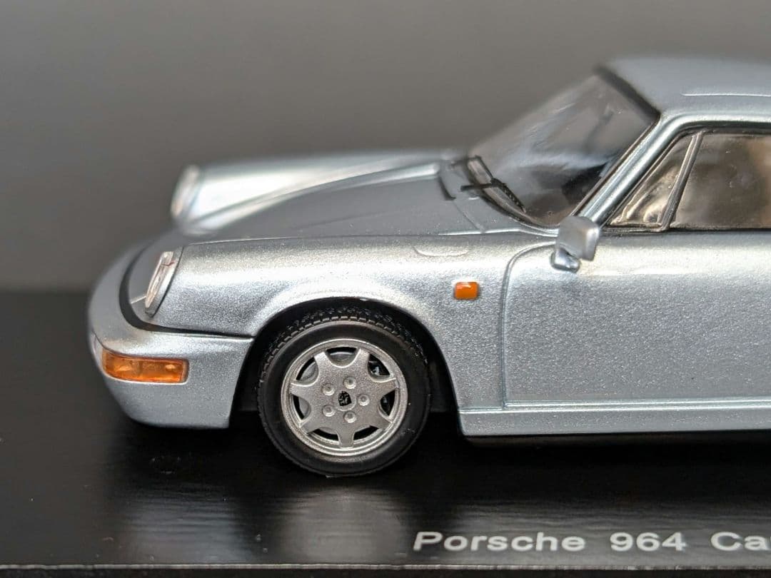 スパーク 1/43 Porsche 964 カレラ 4 1989