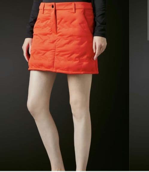 再再再値下げ新品　デサントゴルフ　ダウンスカートМ　定価23100円中綿オレンジ