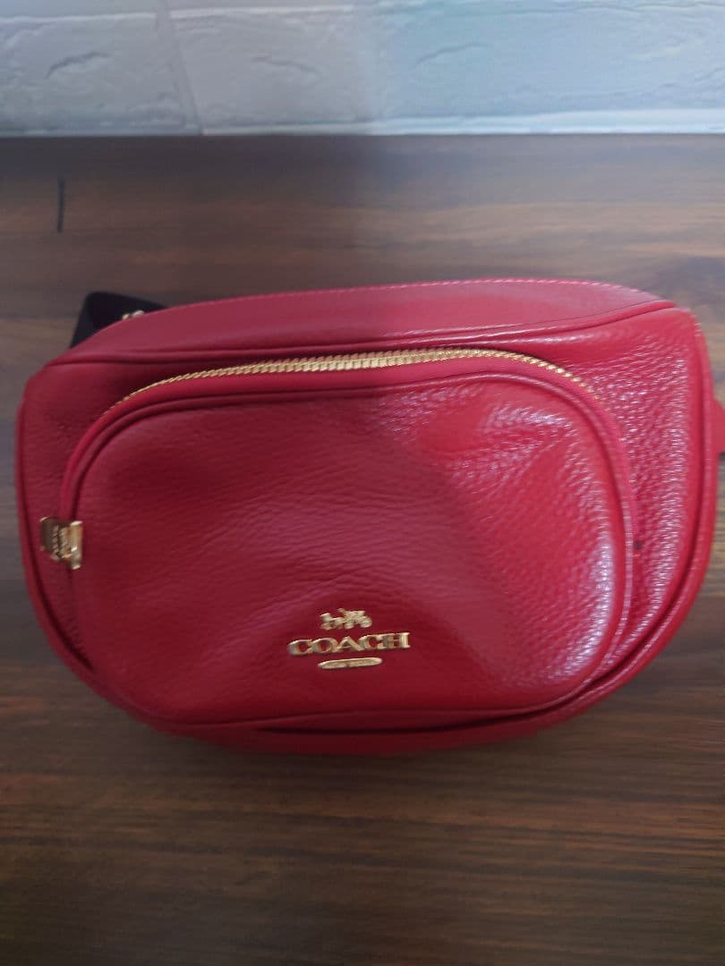 美品　COACH　ボディバッグ