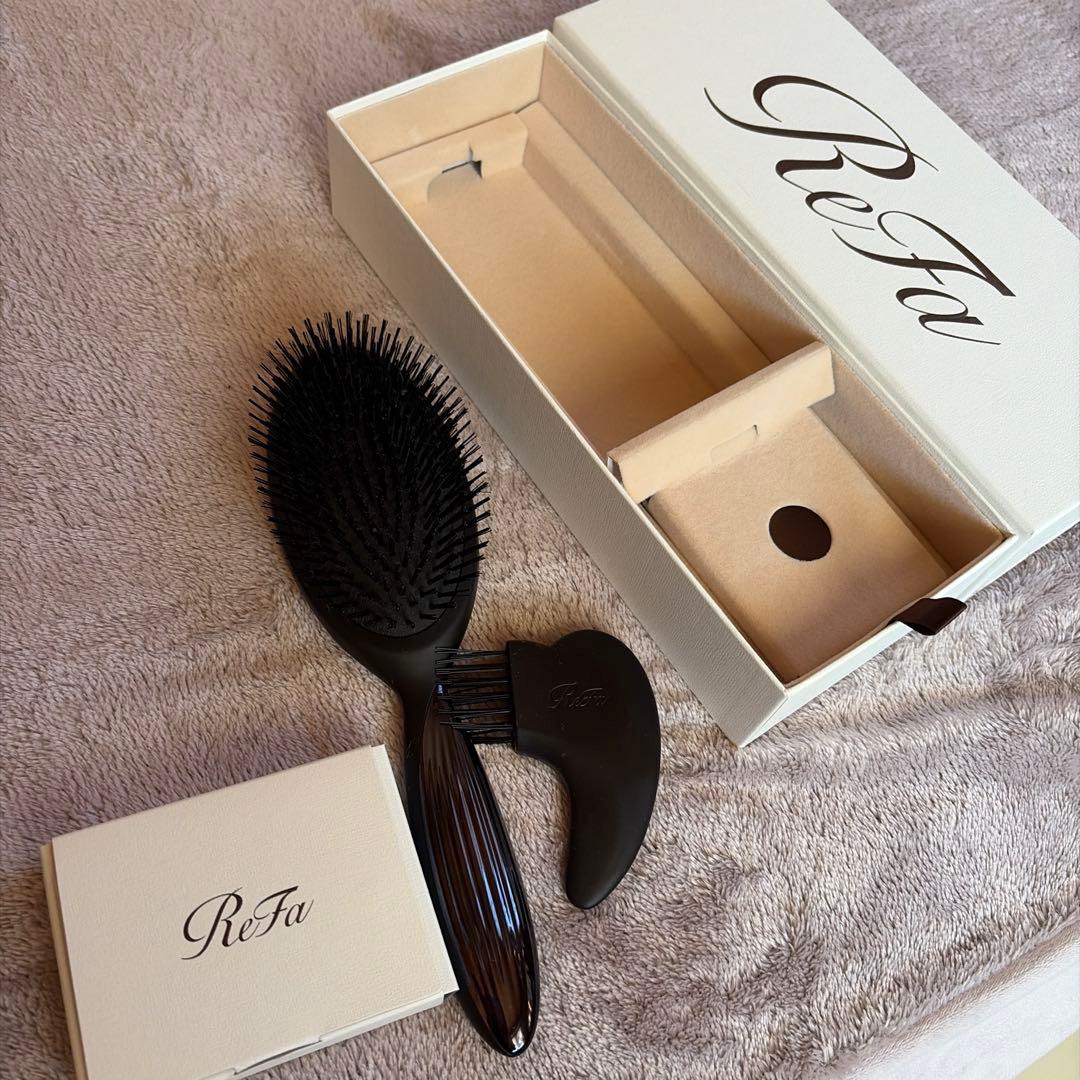 ReFa ブラックヘアブラシ + コーム定価28800円！