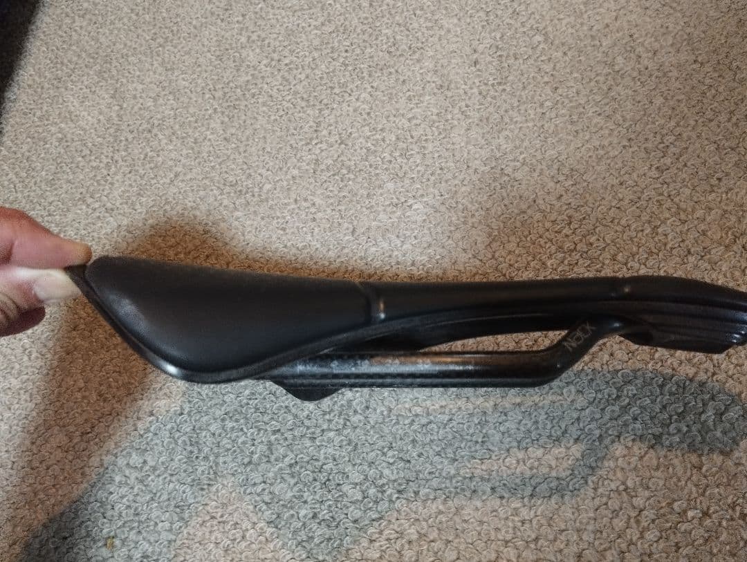 Prologo Scratch M5 Nack サドル ブラック