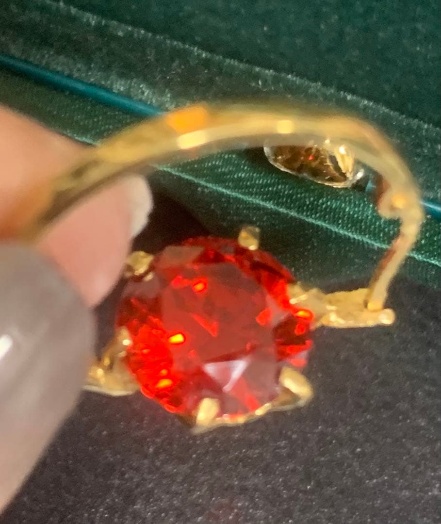 お値下げ！AU-750-IOS イオッセリアーニ ガーネット ピアス K18