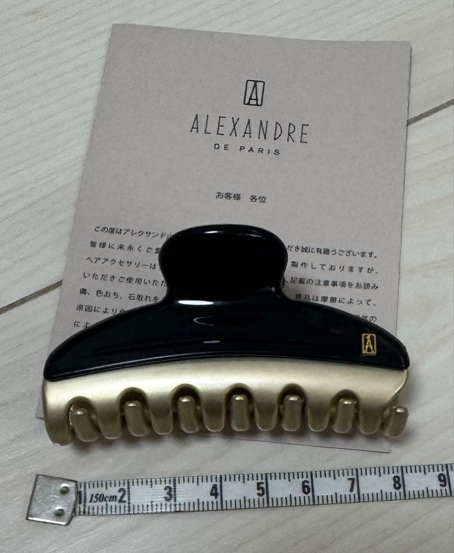 ヘアクリップ　ブラック