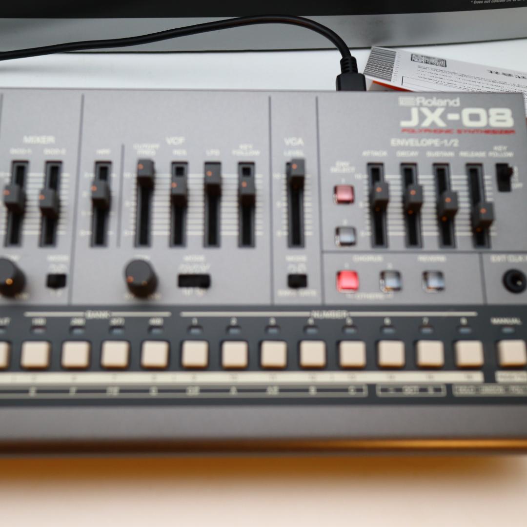 ローランド Roland Boutique JX-08　美品　元箱有　不具合あり