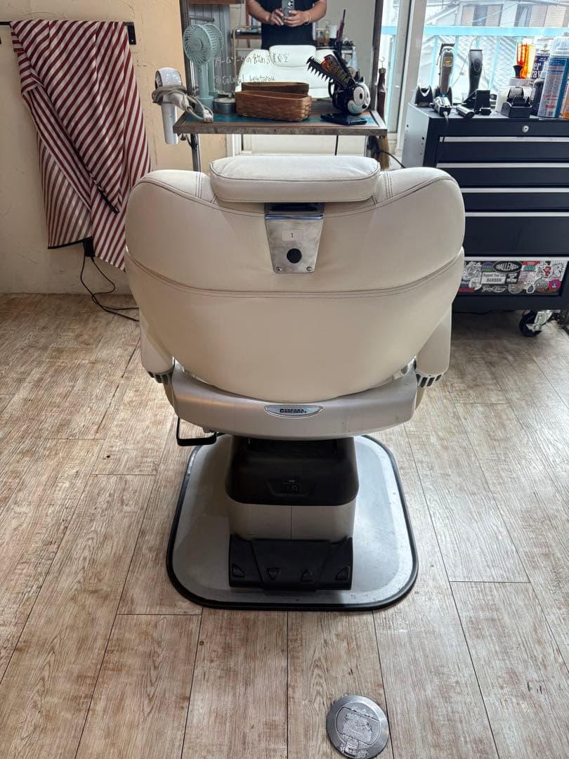 タカラベルモント　理容椅子　バーバーチェア