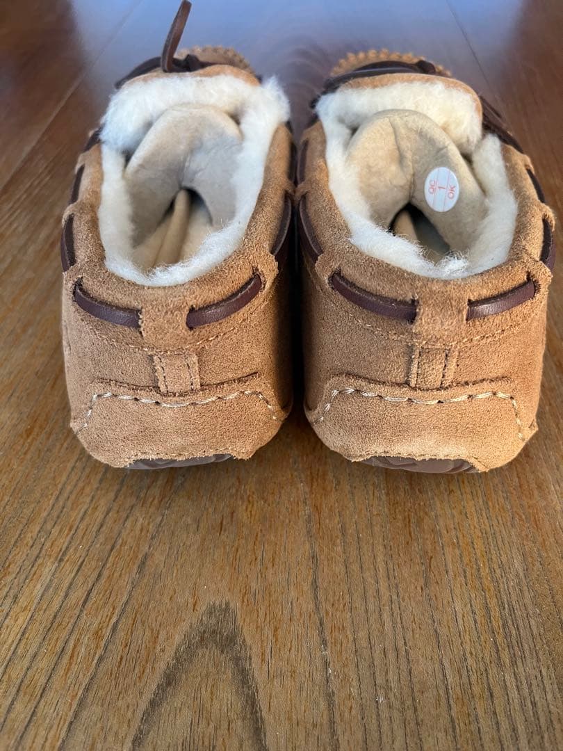 UGG ダコタ　モカシンシューズ