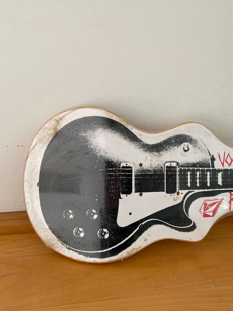 【非売品】VOLCOM ギター型デッキ