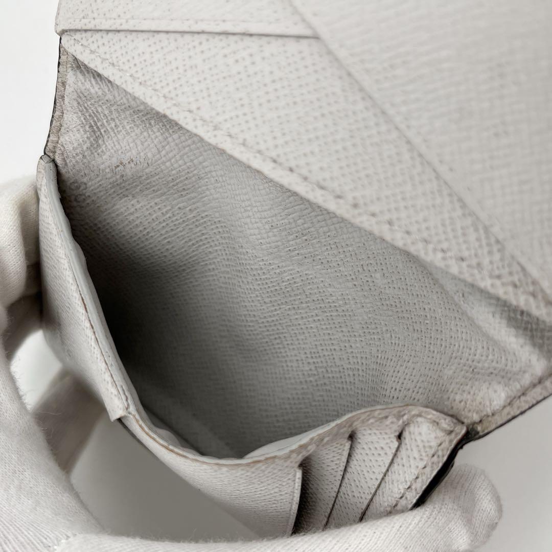 ルイヴィトン　オーガナイザードゥポッシュ タイガラマ　名刺入れ　白　近年