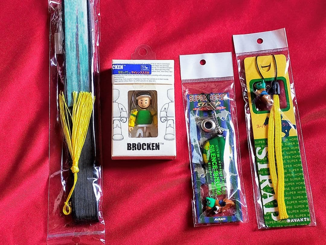 ◆　競馬　JRA　◆　サイレンススズカ　◆　フィギュア　ストラップ　扇子　◆