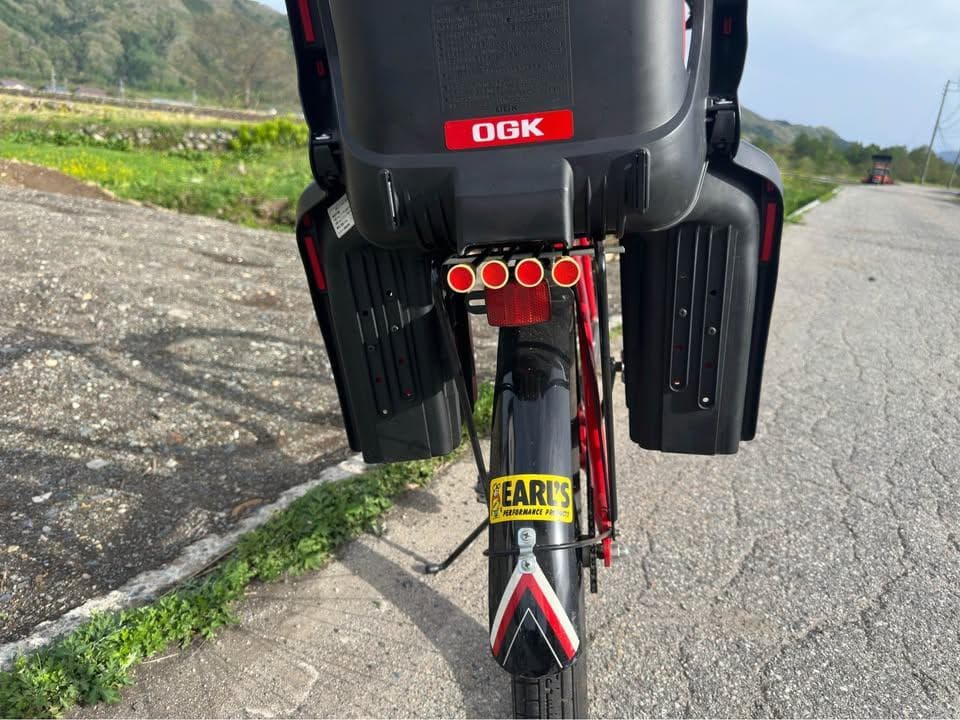 最終割引 SCHWINN シティサイクル レッド チャイルドシート付き