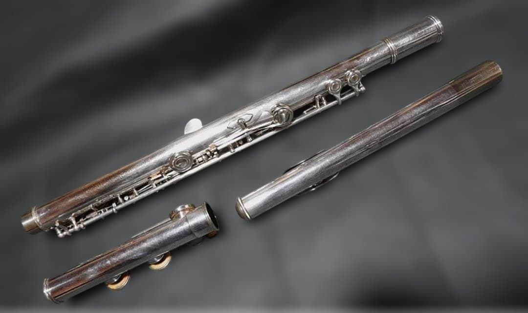 Artley フルート　レザーケース付き