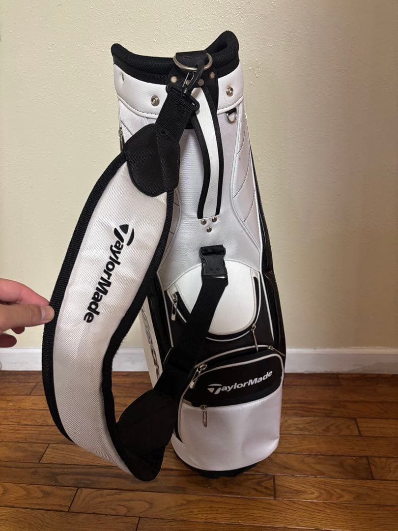 美品　テーラーメイド　キャディバッグ　白　黒