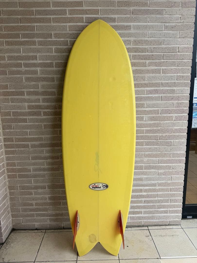 サーフボード　ハンティントンフィッシュ　ツインフィン フィン付き