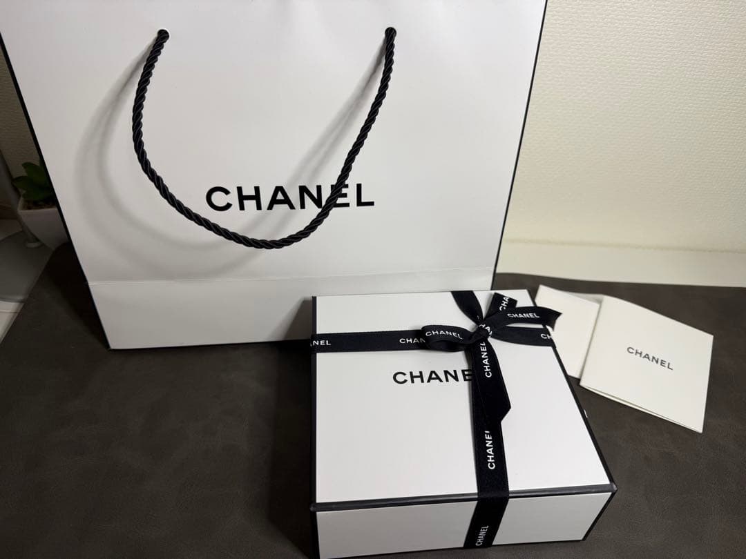 シャネルフェイスパウダーとリップクリームのセット