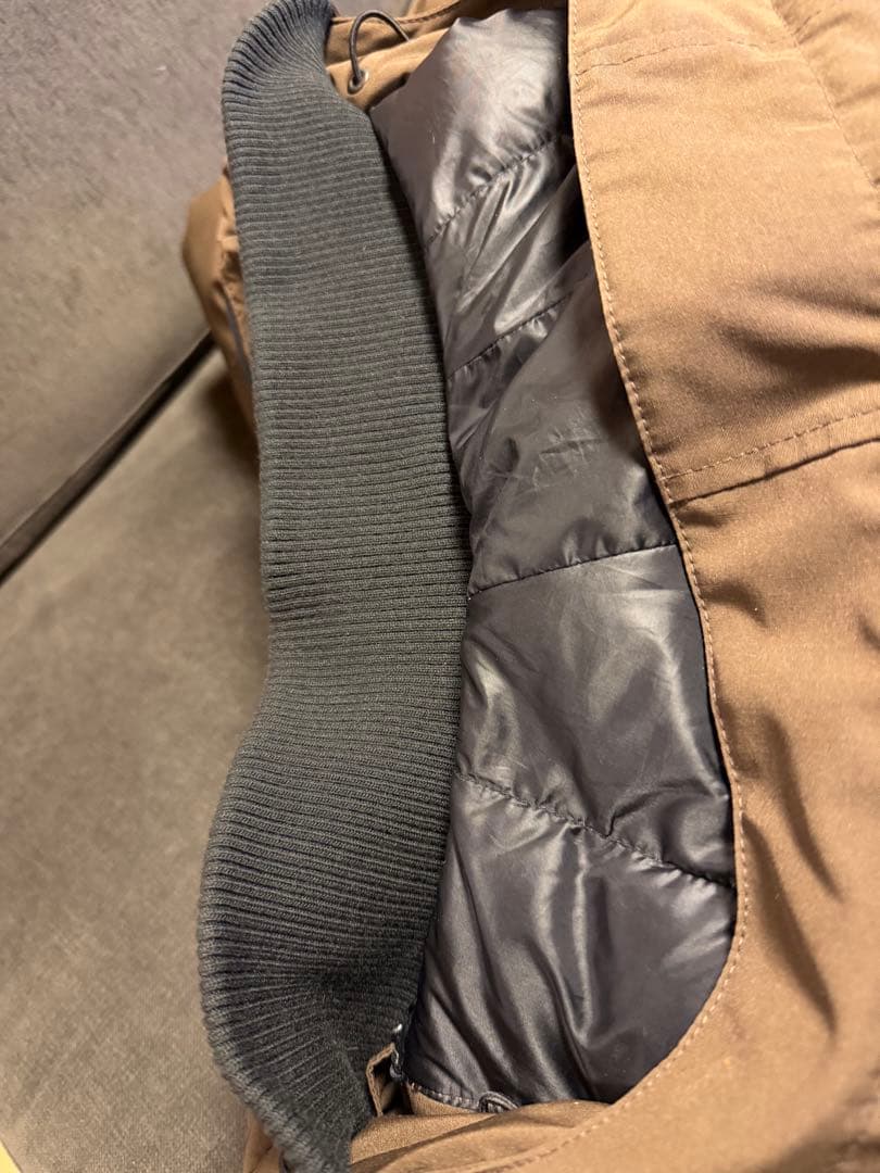 カナダグース  メイトランド ブラックレーベル希少ブラウン