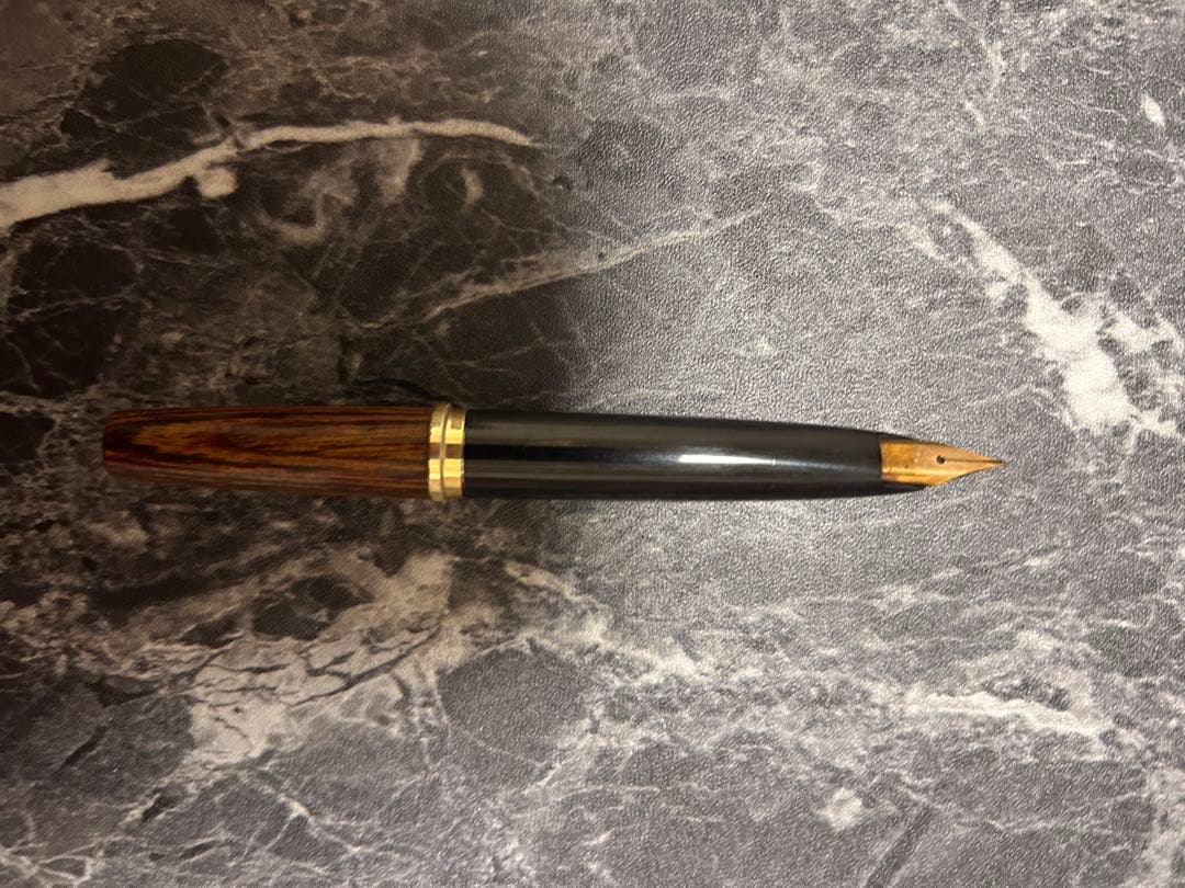【高級 木軸 万年筆 14Kペン先 ゴールドニブ クラシックデザイン】