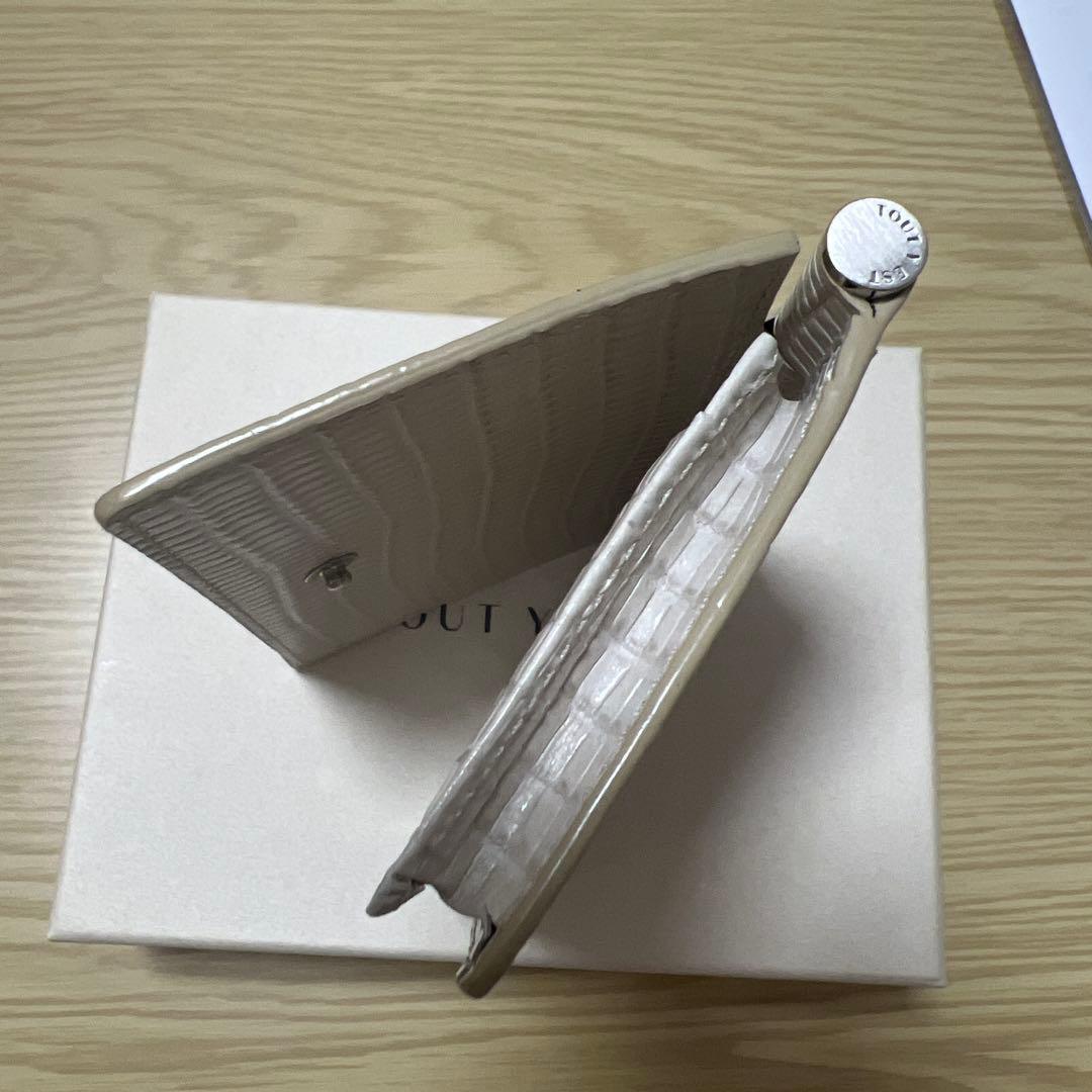 TOUT Y EST ) ポメル 名刺入れ LIZARD WHITE