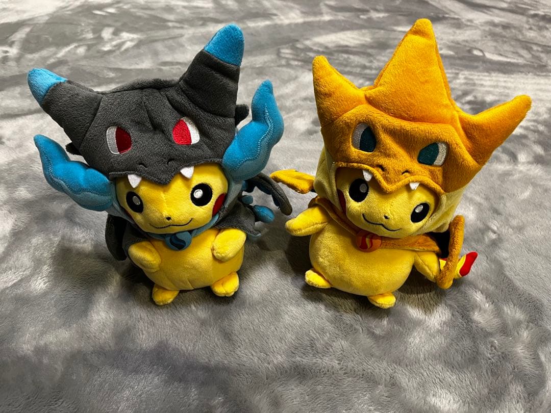 【From Japan】メガリザードンX・Y ポンチョ ピカチュウ2体