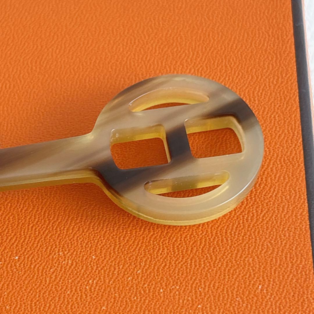 超美品 エルメス HERMES かんざし 簪 水牛 バッファローホーン 箱付