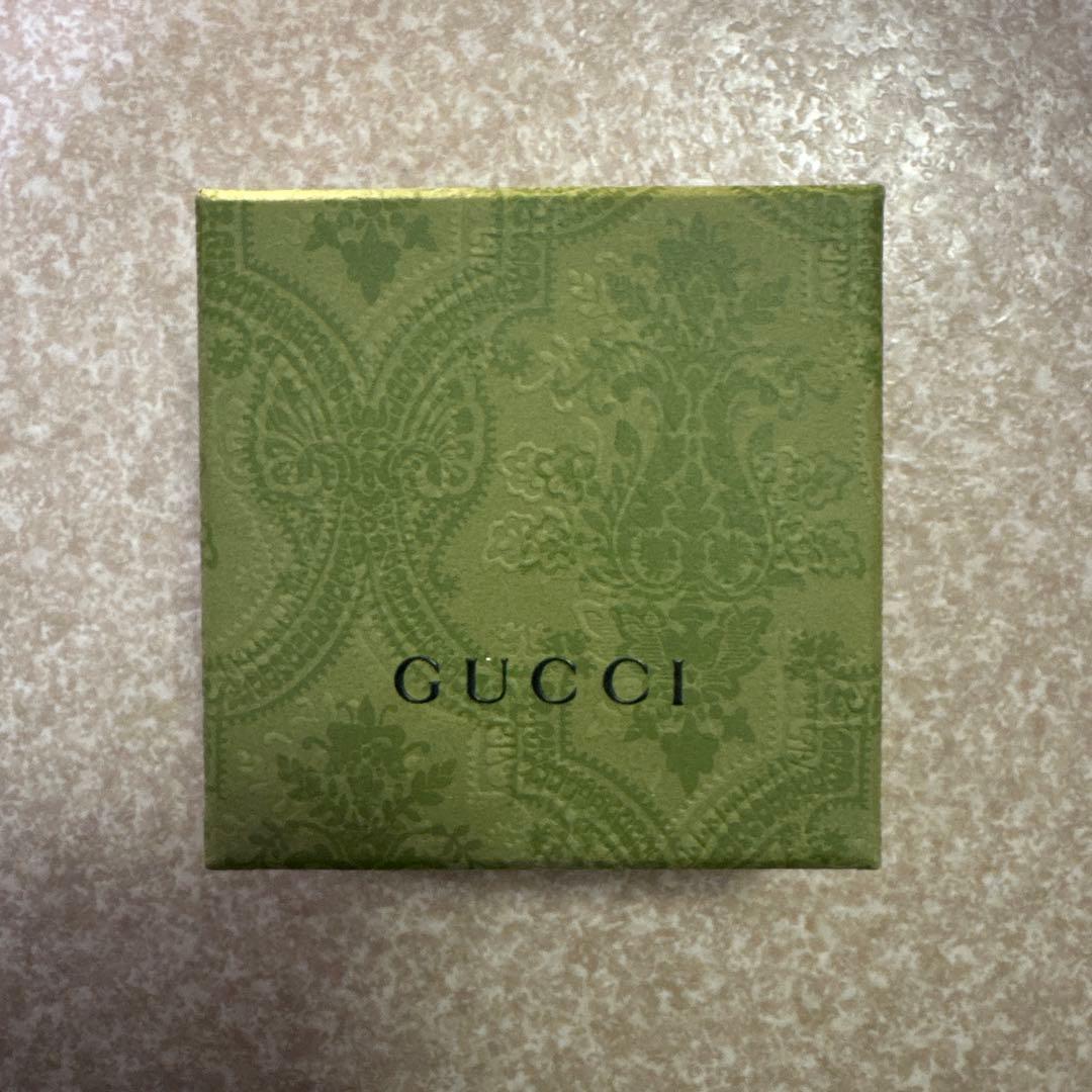 グッチフラワーモチーフピアス片耳　燻加工　メンズ/レディース