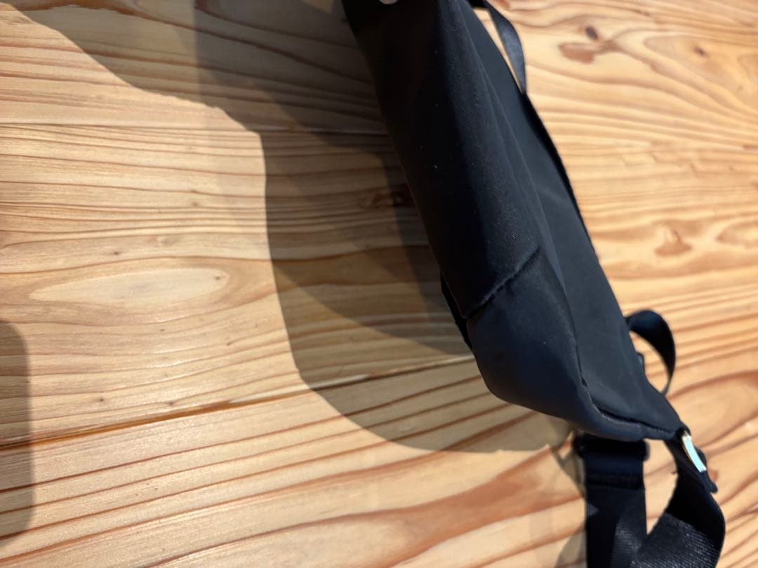 【LANVIN on Bleu】リボン付き黒ナイロンボディバッグ