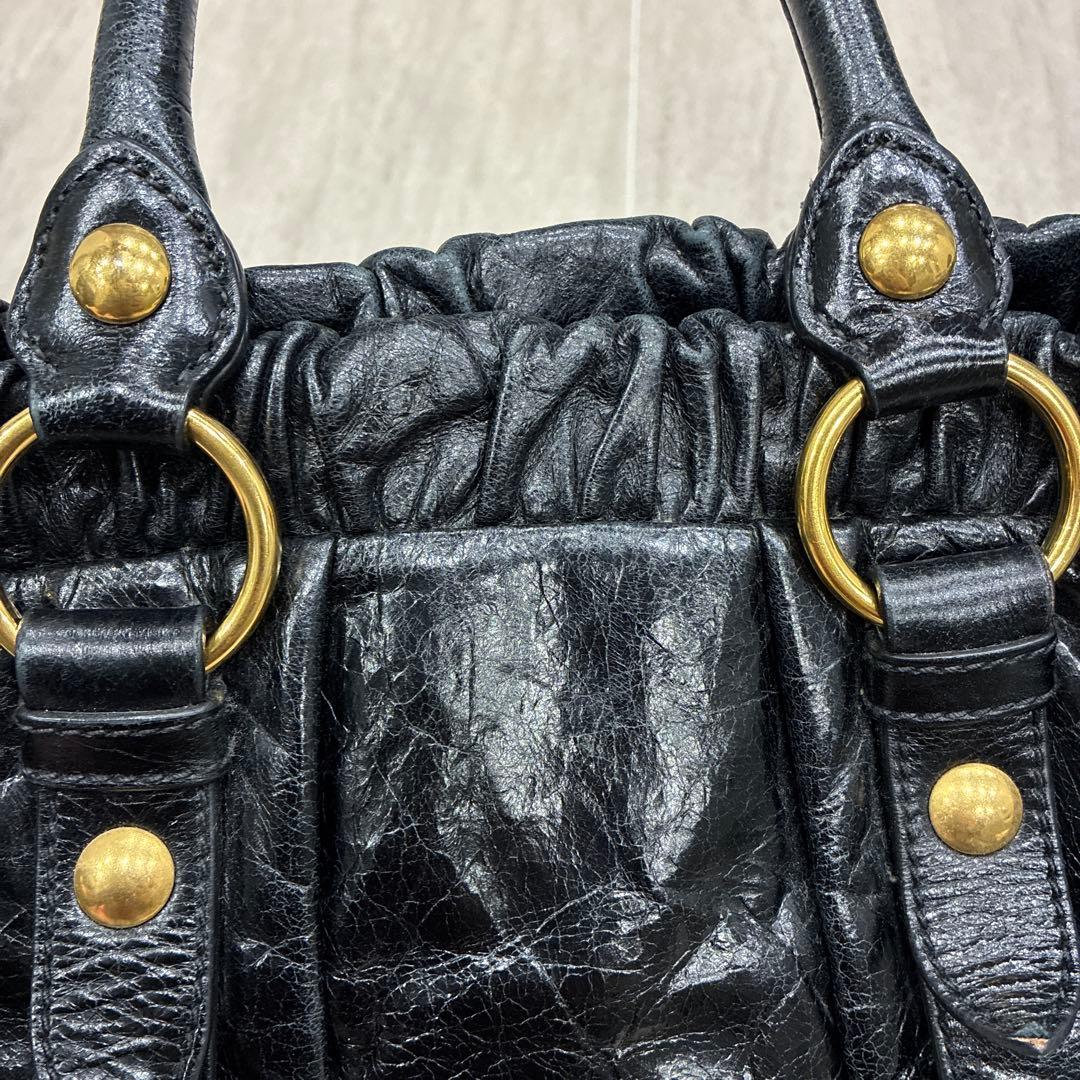 MIU MIU ブラックレザー ハンドバッグ