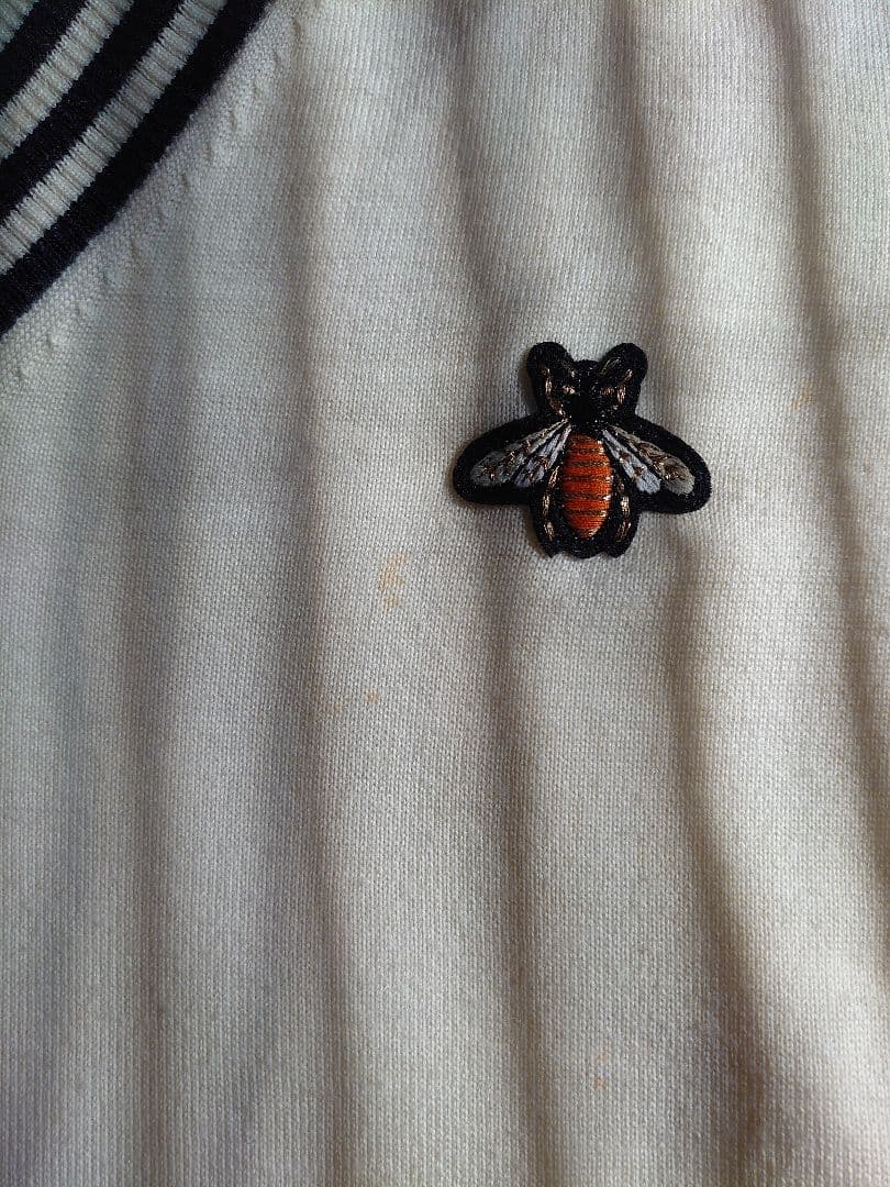 【訳あり】GUCCI bee アイボリー ストライプ Vネックセーター XL